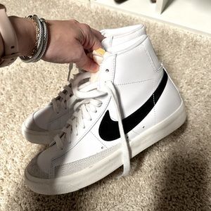 Nike Blazer Mid ‘77 High Top Sneaker